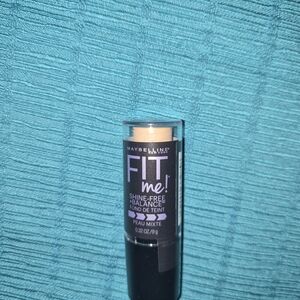 Maybelline Fit Me Shine-Free Foundation Stick – 120 Classic Ivory